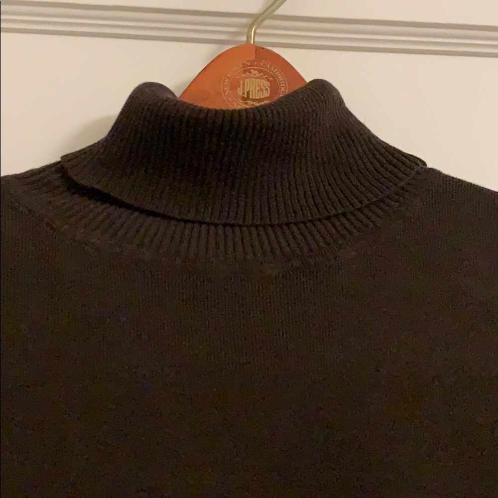 Brown turtleneck sweater - Picture 2 of 3